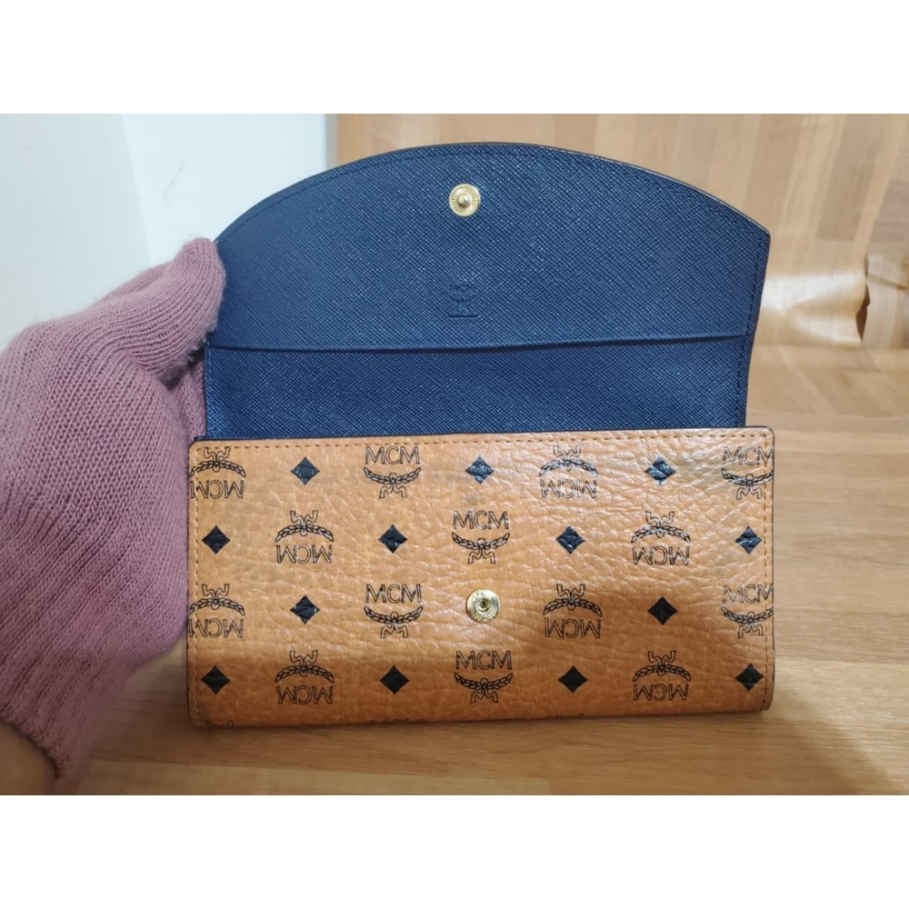 Authentic MCMCognac Visetos Trifold envelope wallet - Picture 8 of 9